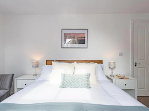 Pebble Bay - beautiful apartment in Deal, close to the beach