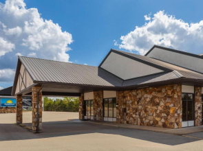Days Inn by Wyndham Branson Ozarks