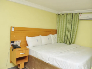 California Garden Hotel and Suites