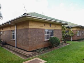 AZB Cozy Homes. Elegant 4 bedroom home in Area 49, Lilongwe