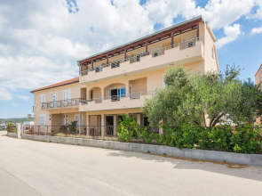 Beachfront Apartment Mira 1