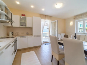 Lucica Seaview Apartment