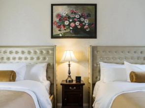 The Mount Vernon Grand Hotel
