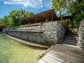 w Stunning 6BR Beachfront Villa in Rosario