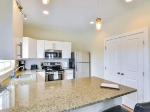Downtown Buena Vista Condo: Walk to River & Cafes!
