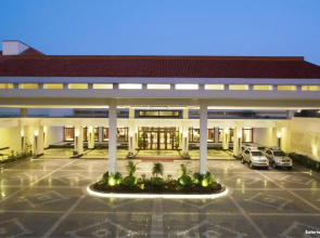 Jaypee Greens Golf & Spa Resort