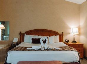 Skaneateles Suites