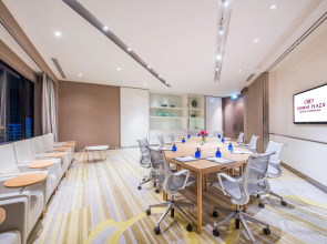 Crowne Plaza Bangkok Lumpini Park by IHG