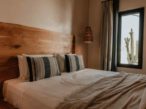 Ostrako Beachside Suites