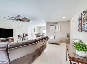 5 Mi to Lake Havasu: Home w/ Yard & Pool