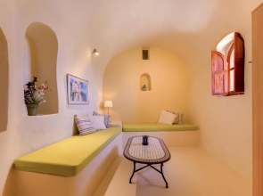 Charming Restored 300yr-0ld Guest House