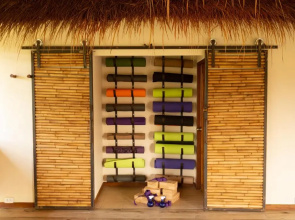 Baan Bai Mai, 2 villas, 8 bedrooms for 16 guests