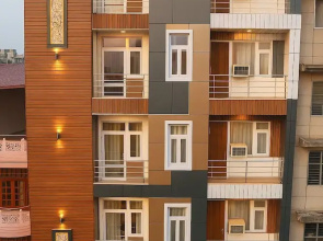 Let'stay- Sector-70 Noida
