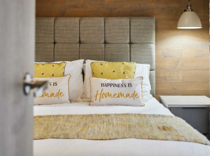 Host Stay Elegant Lodge