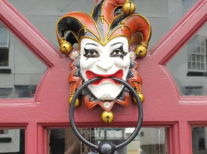 8 Opera Suites, Llangollen