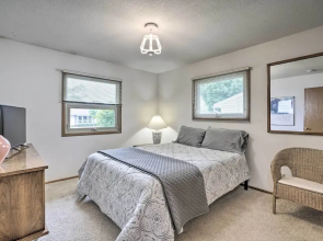 Charming Rochester Home - 2 Mi to Mayo Clinic!