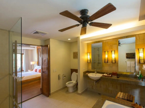 Crimson Resort and Spa Mactan