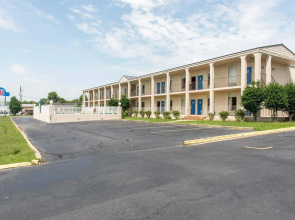 Motel 6 Americus, GA