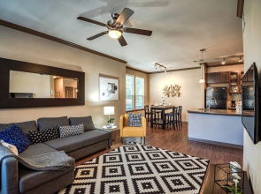 Dog-Friendly Woodlands Townhouse Near Market St.