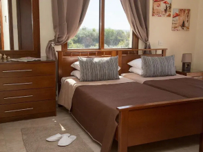 Coral Bay Sunlight Villa