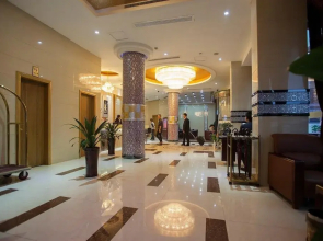 Yiwu Luck Bear Hotel