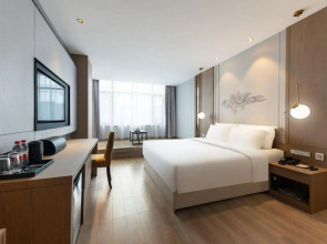 The GiorgioMorandi Hotels F (Qufu's Temple and Cemetery of Confucius and Kong Family Mansion)