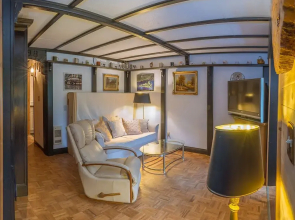 Cedarwood Lodge