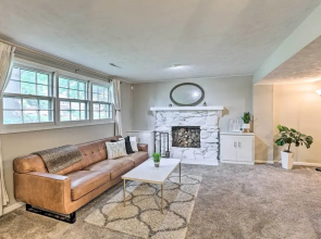 Cozy Omaha Home: Walk to Dining, Pets Welcome
