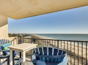 Walk to Beach: Emerald Isle Condo w/ Ocean View!