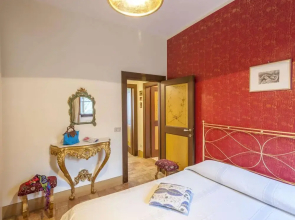 Lavish Home in Fermo With Pool