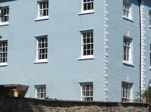 Bove Town House