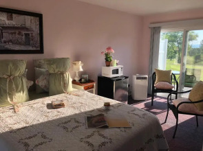 Savannah House Wine Country Inn & Cottages