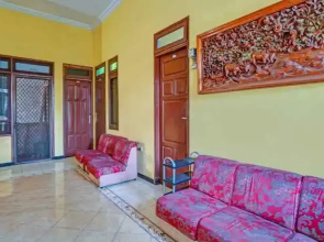 OYO 90611 Griya Kutisari V Residence