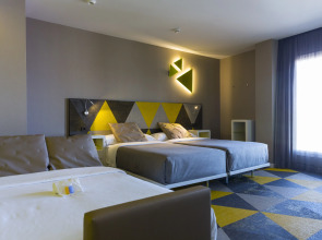 Hotel Macia Sevilla Kubb