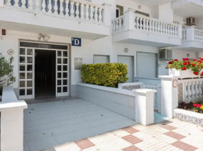 Apt 200 meters from the beach id