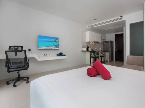 Emerald Hill Patong Apartment 421