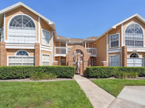 2466 Sweetwater Club Circle Unit 4