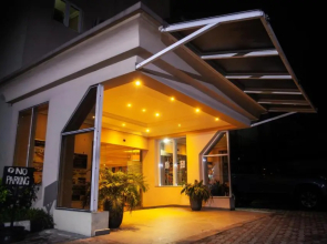 Visa Karena Hotels