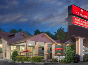 Ramada Pigeon Forge South