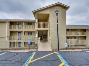 Lakefront Condo w/ Balcony in Osage Beach!