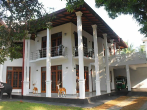 Mahakumara White House Hotel
