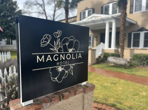 Magnolia Hotel