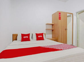 OYO 90432 Family Residence