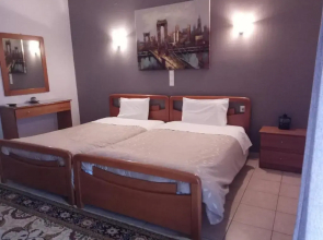 Zisis Garden Studios