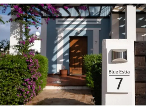 Blue Estia Villa - Pool Wifi Summer Breeze