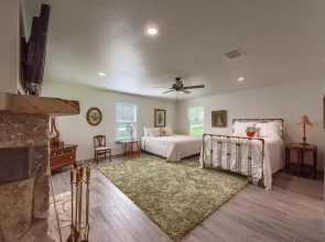 Down River Haus Ld 727 3 Bedroom Home by RedAwning