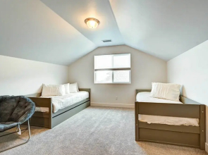 12 Mi to Dtwn Flagstaff: Spacious Bellemont Home!