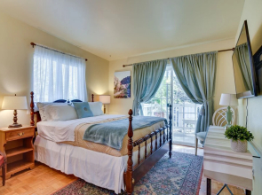 Great for Business Travelers! Peaceful Aloha Unit