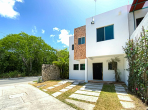 Villa Espacioyocte With Pool in Playa del Carmen for 16 People