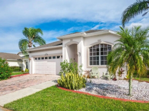 Fantastically New Decorated 4 Bed 2 Bath Pool Vil 4 Bedroom Villa by Redawning